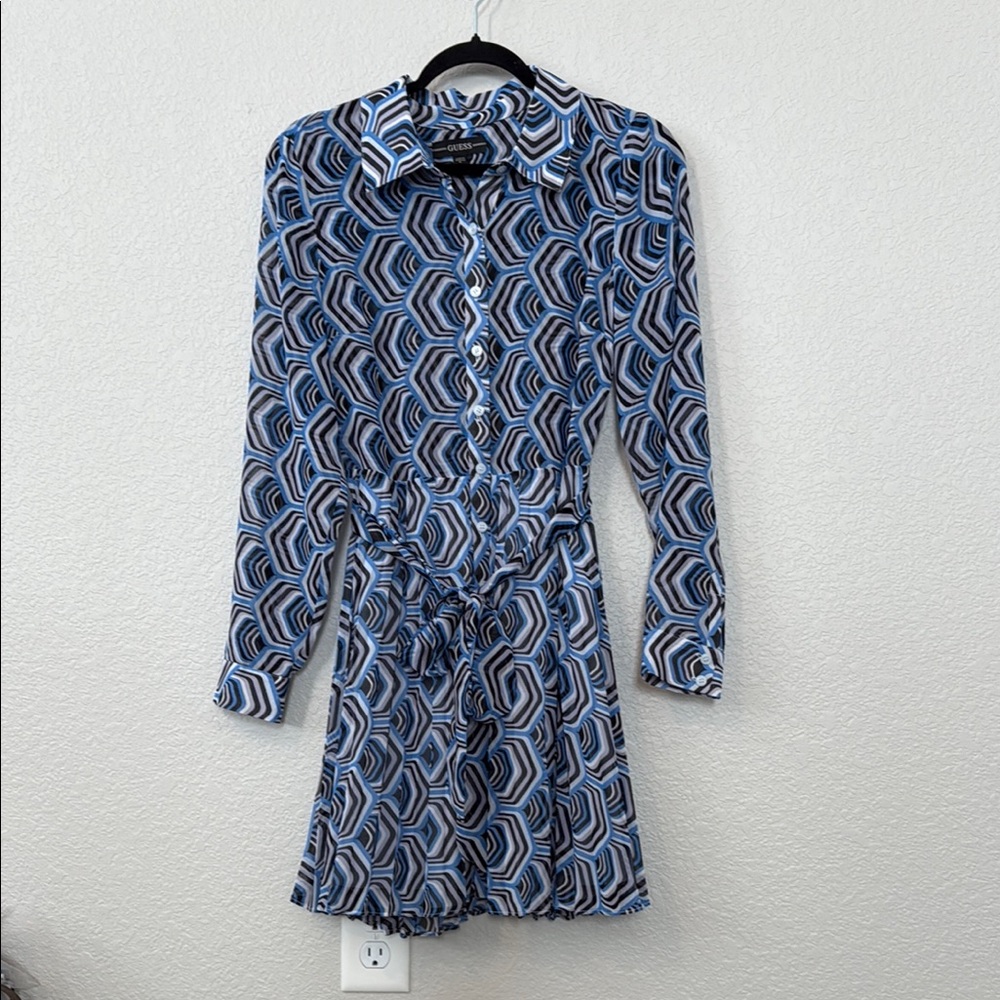 GUESS Geometric Pleated Shirt Dress Blue Black White Belted Size 4